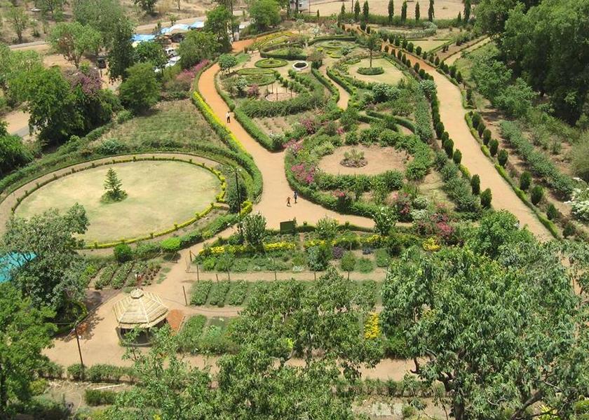 Madhya Pradesh Pachmarhi Garden View